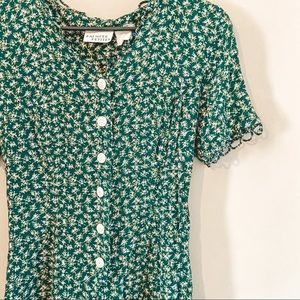 🌿 Vintage Floral Dress